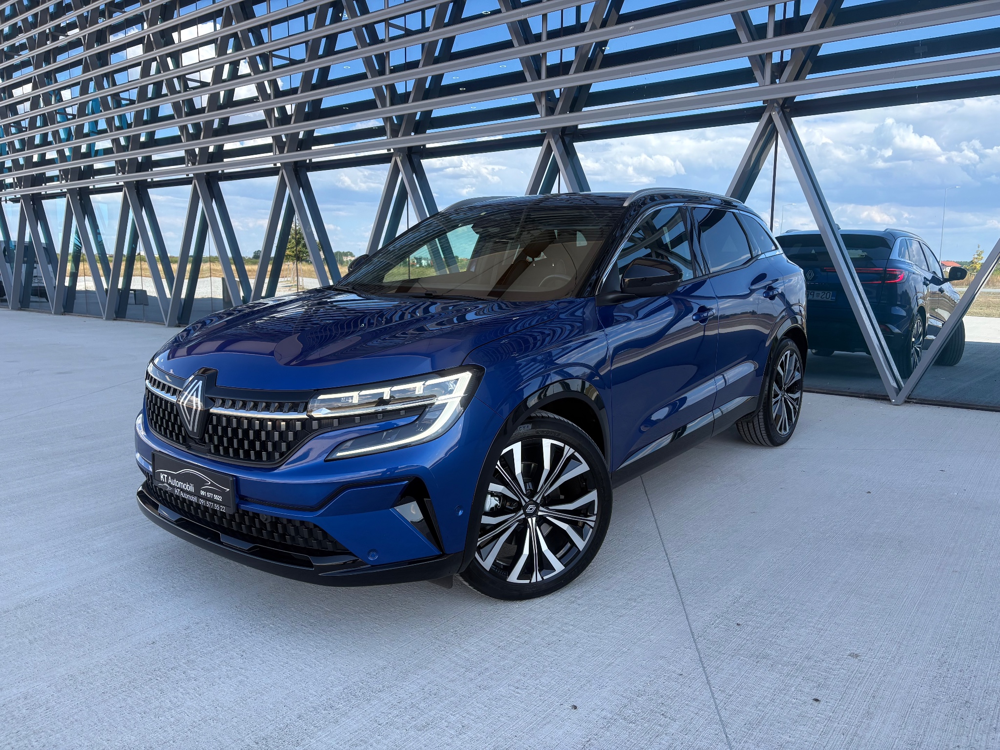 *REZERVIRAN* Renault Austral 1.2 Hybrid 200 E-Tech28000 km Iconic 2023
